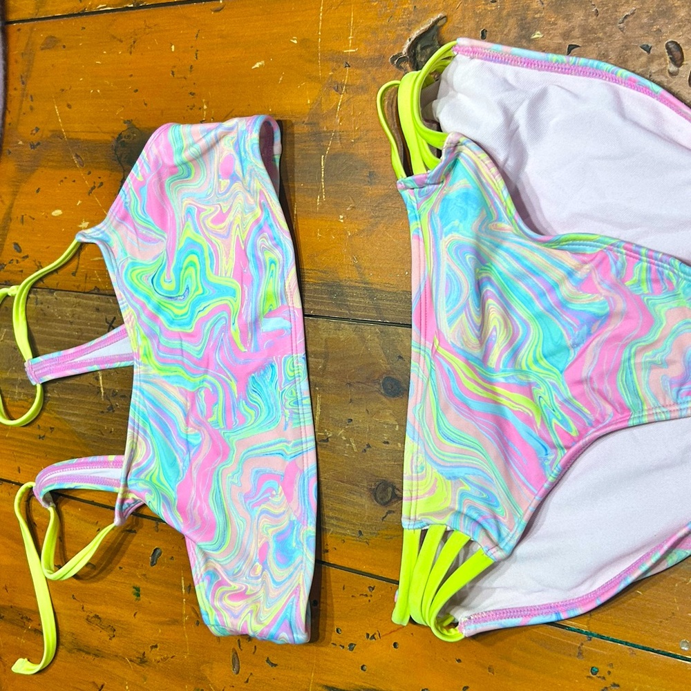 NEW PEOPLE neon marble swimset